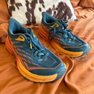 HOKA Speedgoat 5 trail running shoes size 7.5 Wide